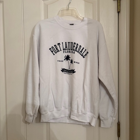 Nautica Tops - White Crewneck Sweatshirt